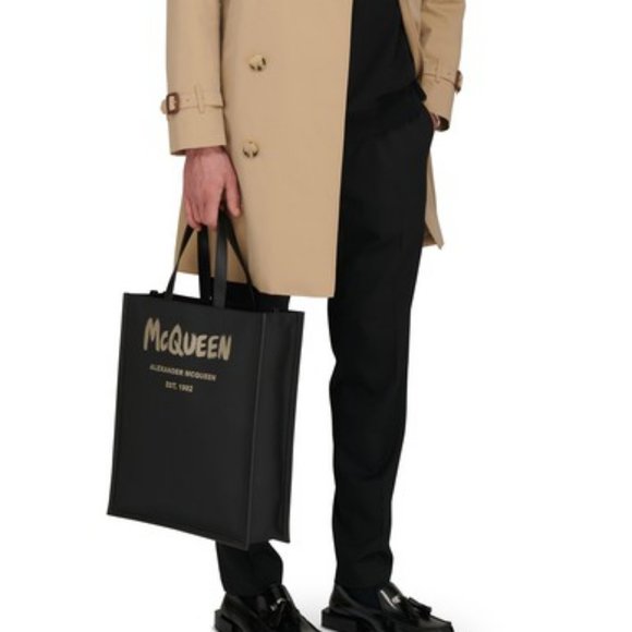 ALEXANDER McQUEEN Graffiti Edge Tote in Black/Off White - Picture 2 of 11